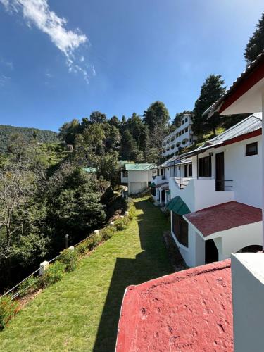 Gagar Hotel | Kumaon Roop Resort Near Kainchi Dham