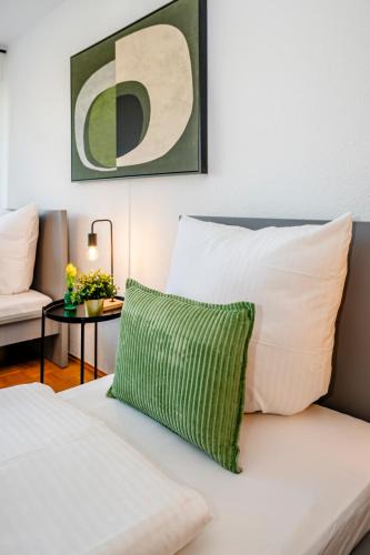 Heißen Apartment | Kurzzeitglück MH04 I 24h Self Check - In I WLAN