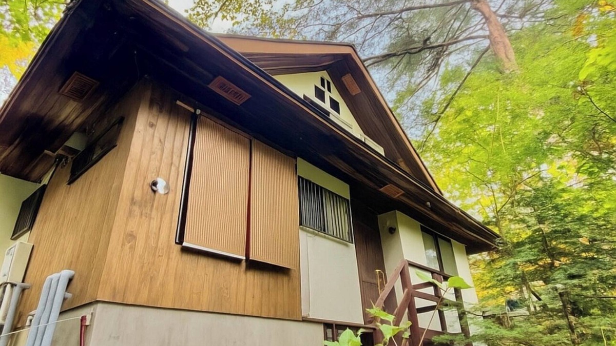 Handeki Onsen House | Kusatsu Onsen hot spring bath with free-flowing hot-spring water! 5 minutes by car to Yubatake! Stay in the spacious living room! Indoor barbecue available! All the movies you can watch on TV! High-speed Wi-Fi available! Large number of people possible