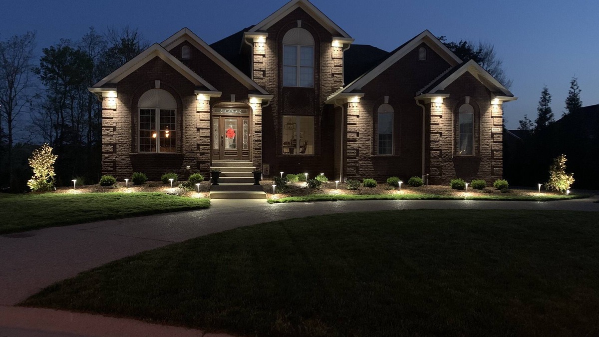 Stone Lakes House | KY Derby 6,500 sq. ft. home with heated salt H2O pool