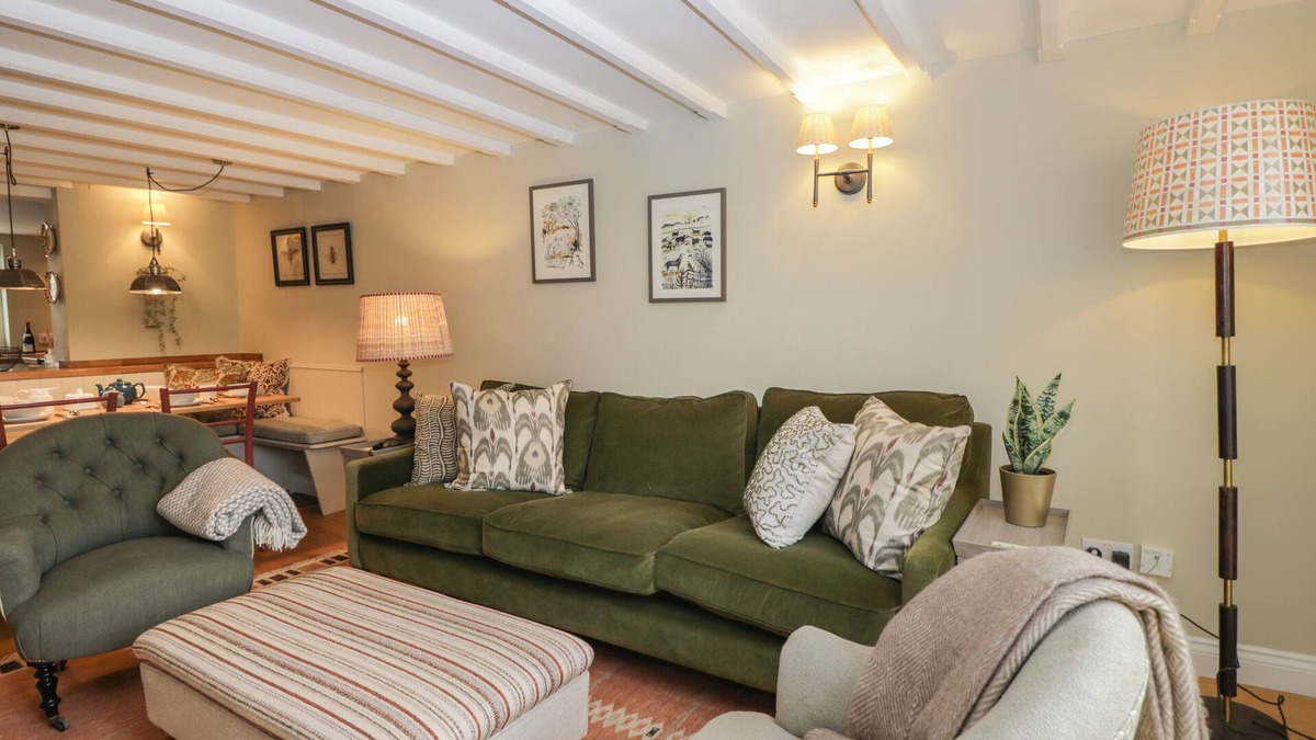 Ilmington Cottage | KYTE COTTAGE, pet friendly, with open fire in Ilmington