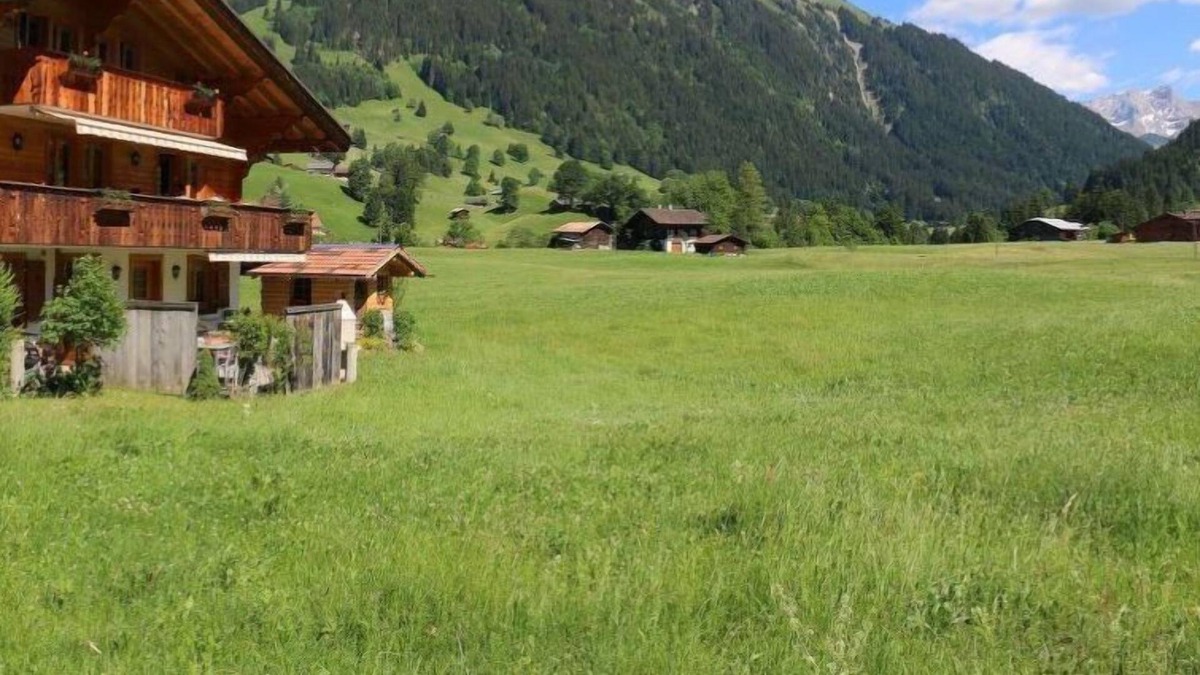 Gstaad Apartment | Lärchehus by Interhome