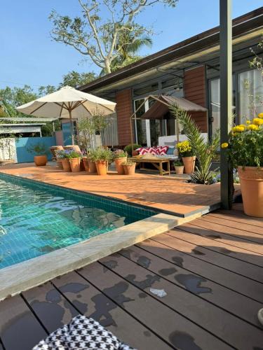 Long Ho Bed & Breakfast | Lọ Lem Homestay