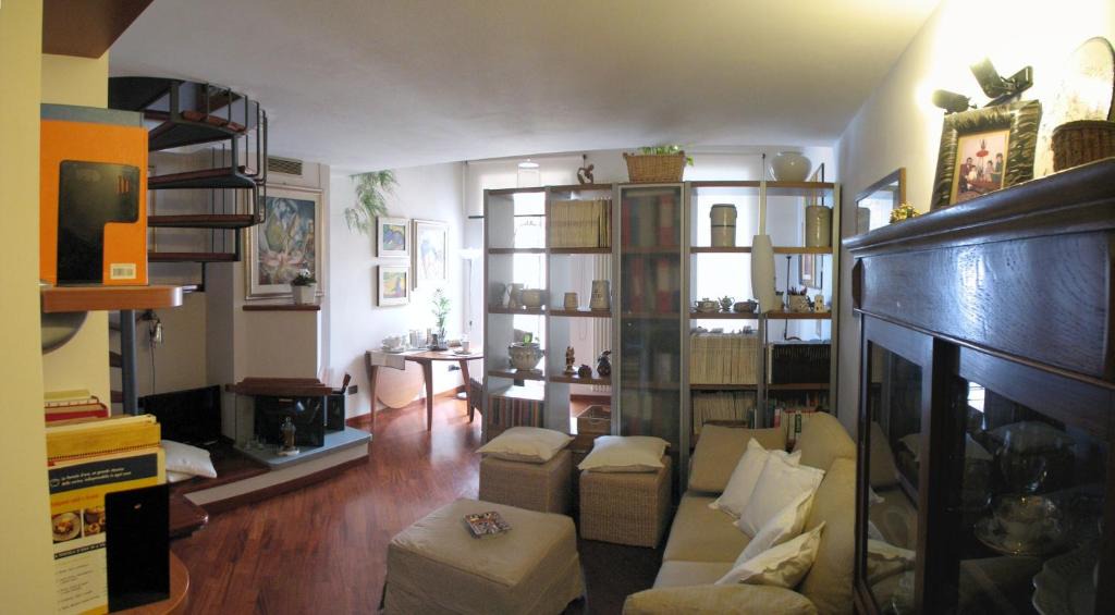 Murat Town Apartment | L'Abbaino