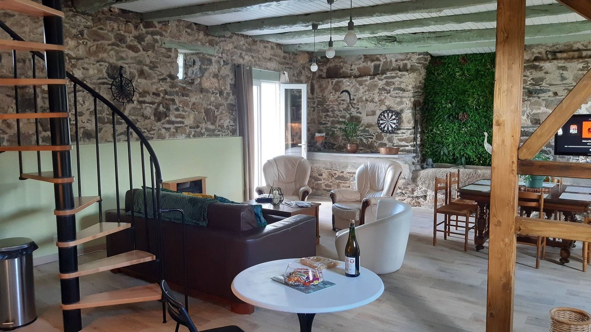 Allineuc House | L'ABREUVOIR DU LEFFO BETWEEN SEA AND COUNTRYSIDE