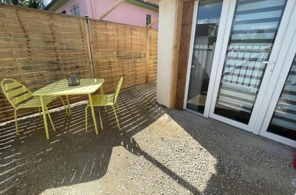 Saint-Julien-les-Villas Apartment | L agréable