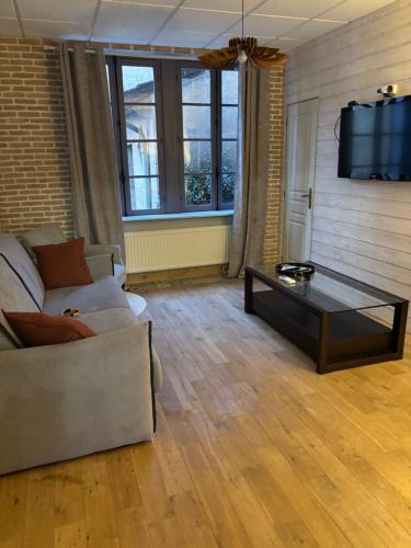 Moulins Apartment | L'appart de la Rivière