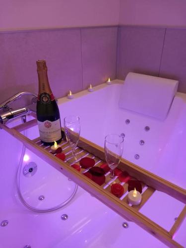 Beaune Apartment | L'atelier des rêves Un moment magique spa privé