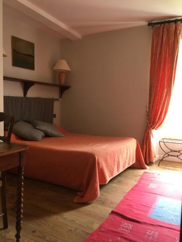 Saint-Cirq-Lapopie Hotel | L’Auberge du Sombral