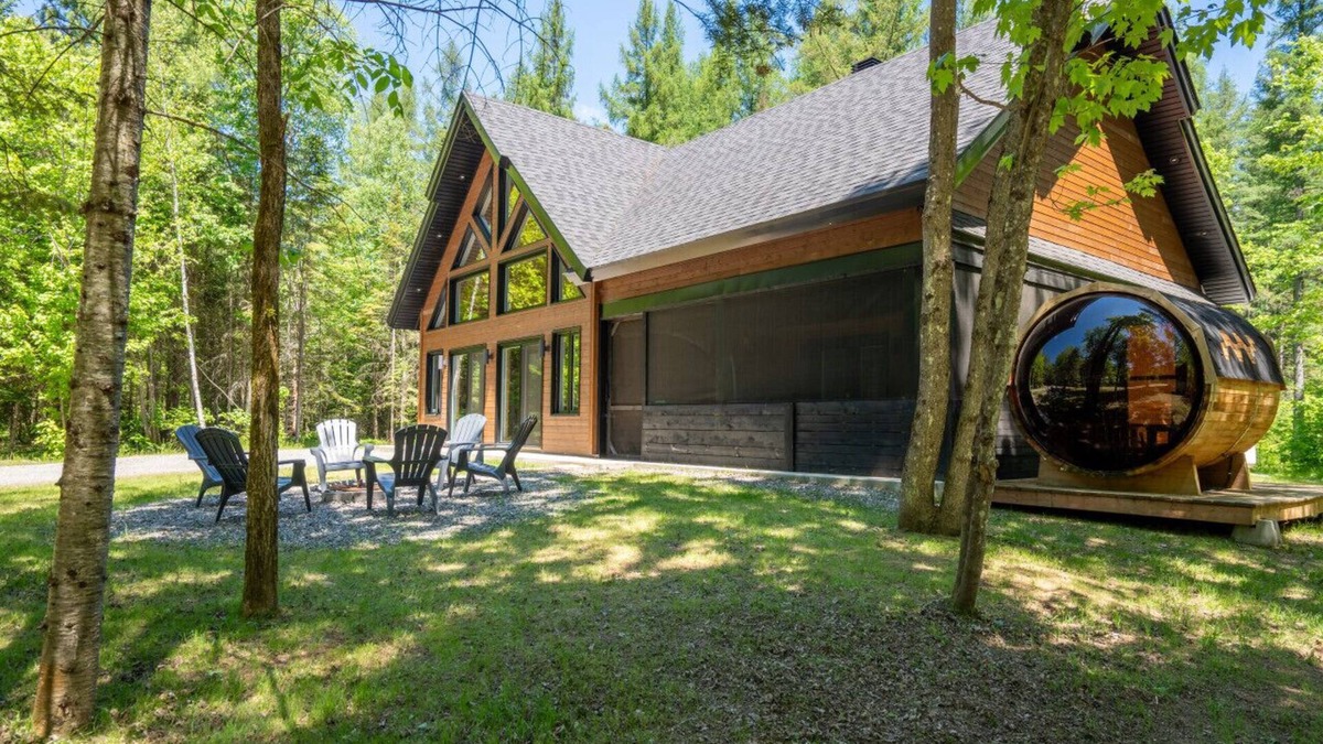 Matawinie Regional County Municipality Apartment | L`Aventurière | River & Kayaks | Hot Tub | Sauna