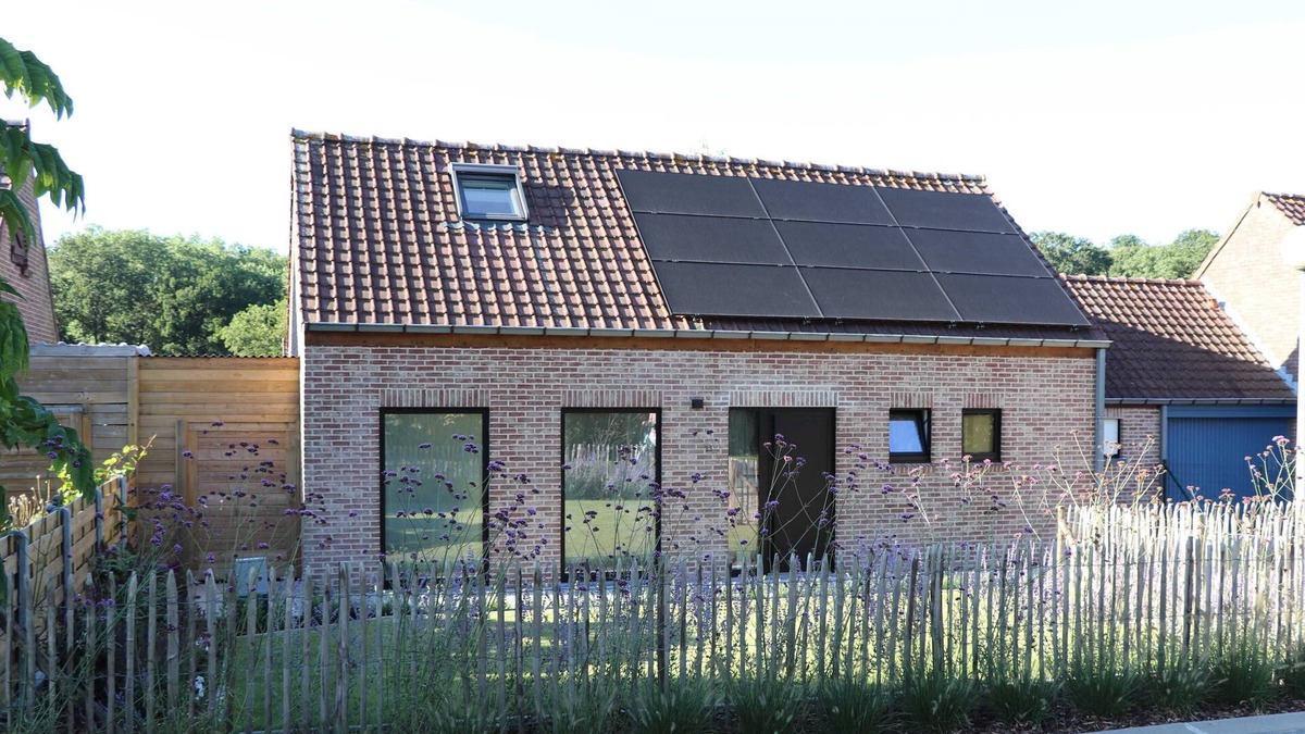 Geluveld House | L' Avventura is within walking distance of Bellewaerde amusement park and near Ypres