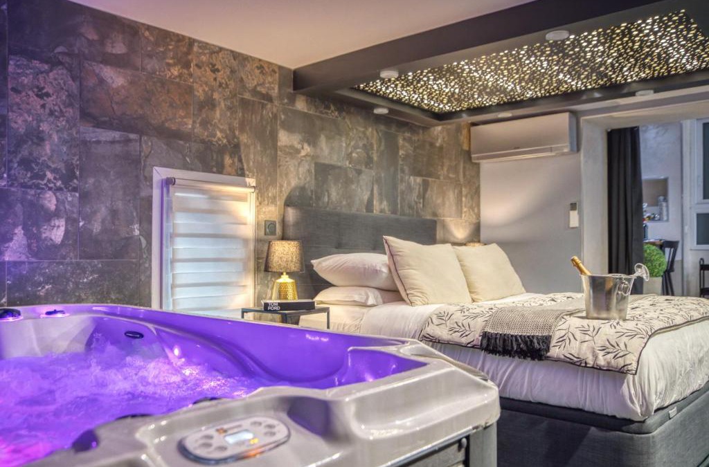 Secteur 4 Apartment | L'Eden Love - Jacuzzi/Sauna