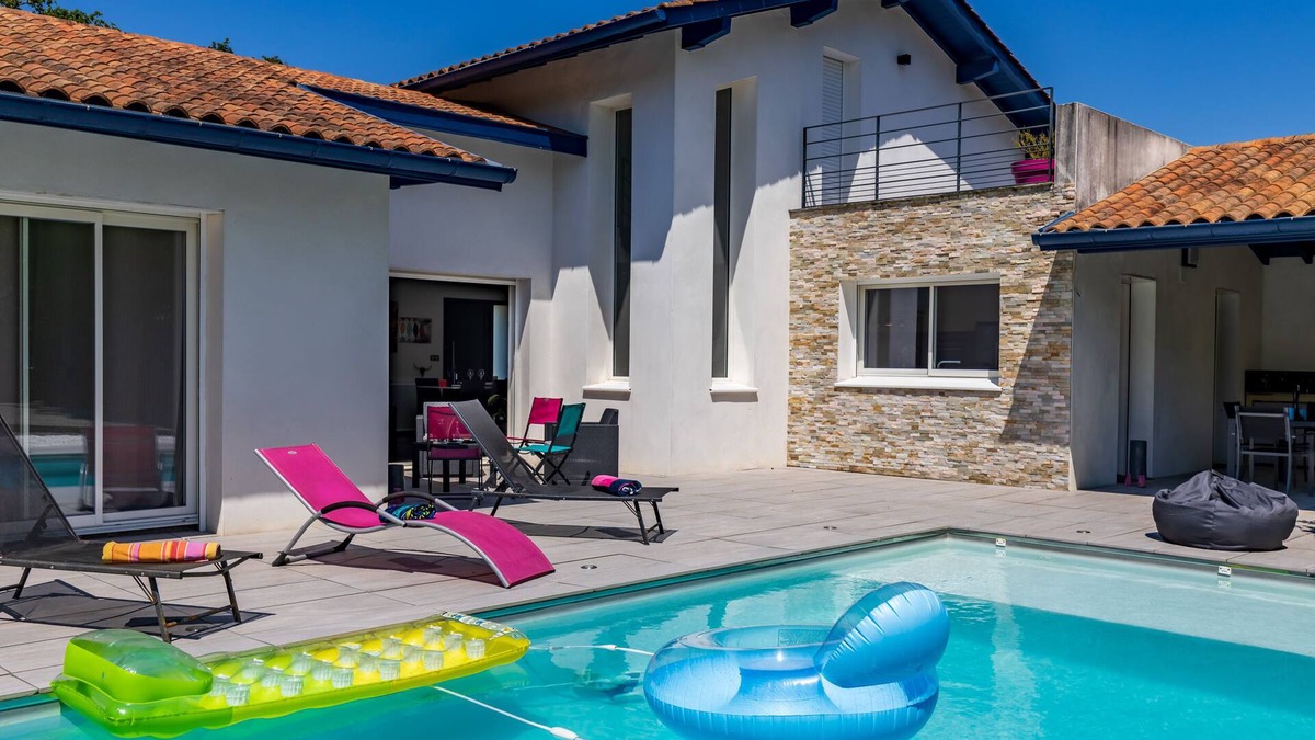 Bidart House | L'Enjoy (swimming pool just outside Biarritz)