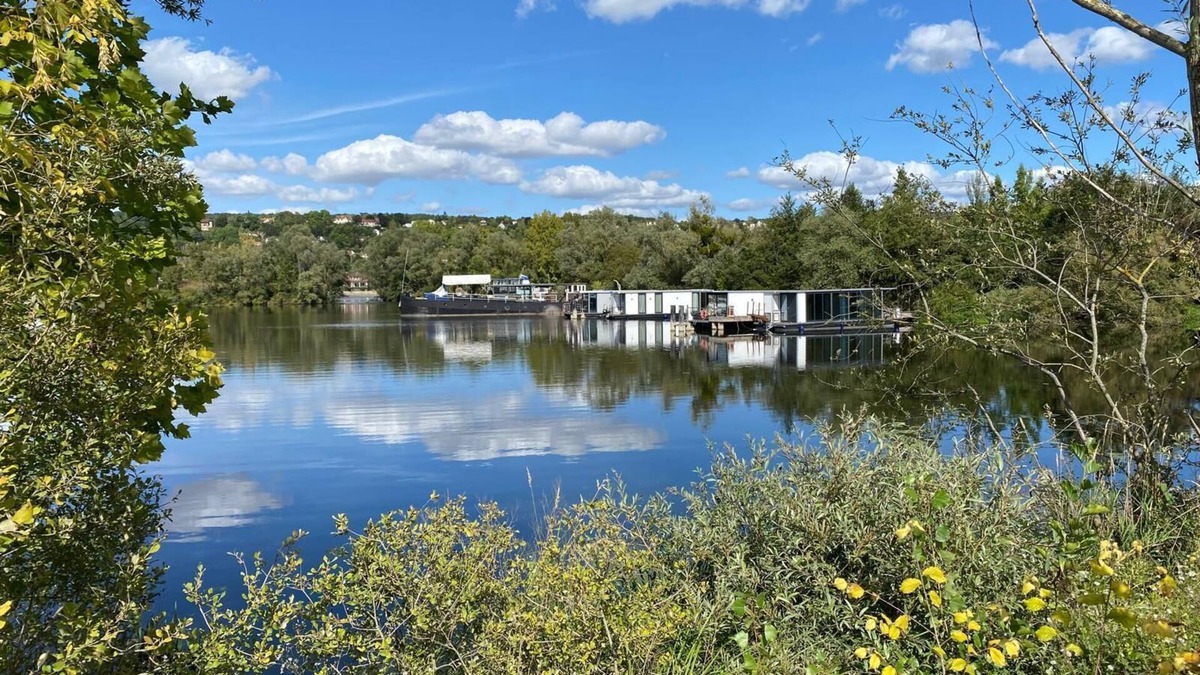 Verneuil-sur-Seine Boat Rental | L'Escale Royale Verneuil-sur-Seine