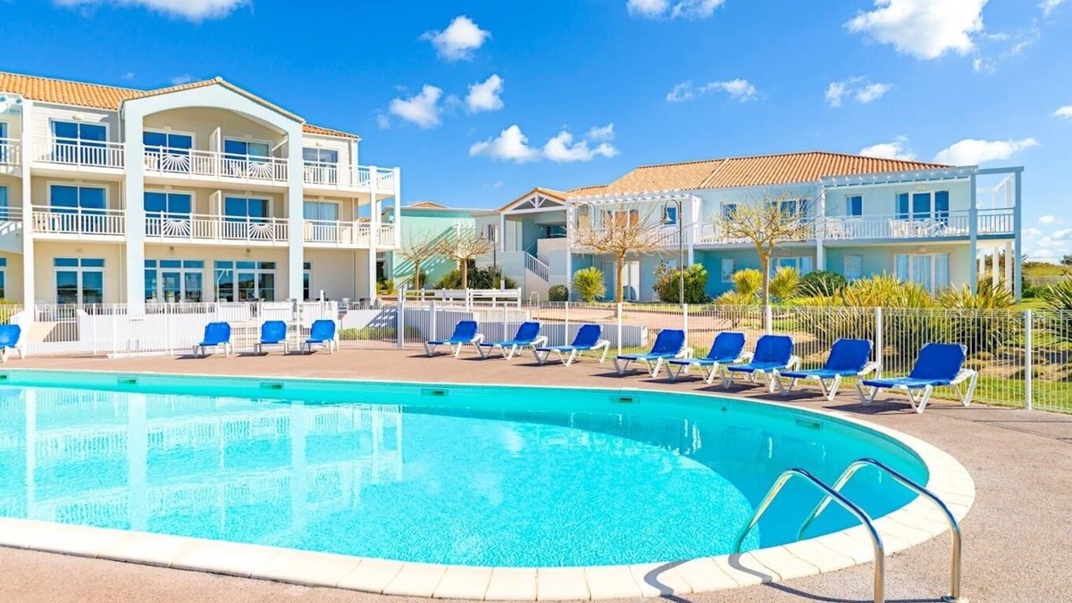 Chateau-d'Olonne Apartment | L'Estran Sea View Apartment! Residence with Pool