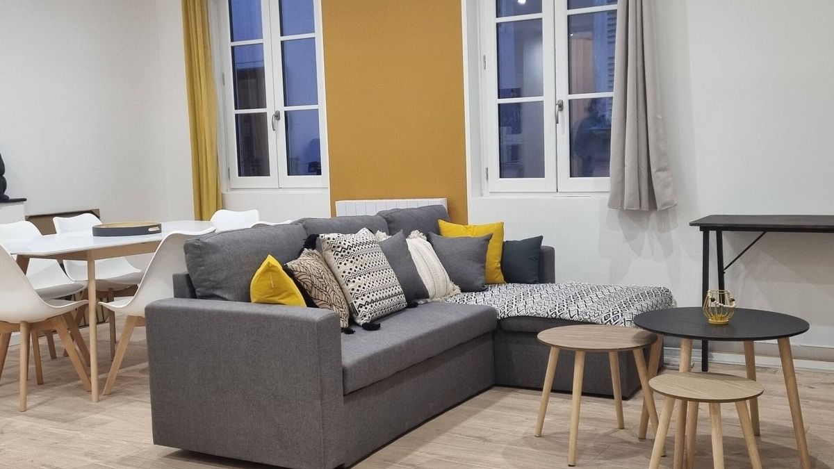 Villefranche-de-Rouergue Apartment | L'Ethnic Chic 3* WIFI, Netflix, Disney+, Heart of Bastide