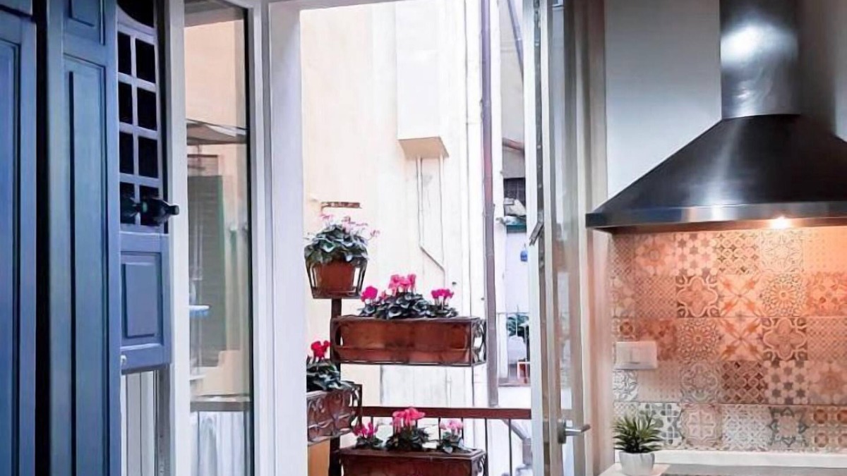 Santo Spirito Apartment | "L.G. House" near Ponte Vecchio with a lovely balcony