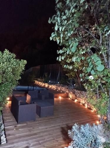 Chateauneuf-du-Rhone Bed & Breakfast | l'Oppidum