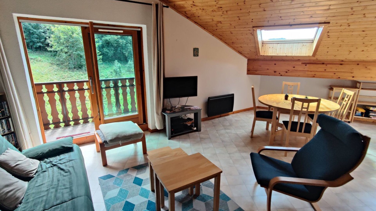 Thollon-les-Memises Apartment | L'Ours Blanc - Family apartment 2 steps from the gondola