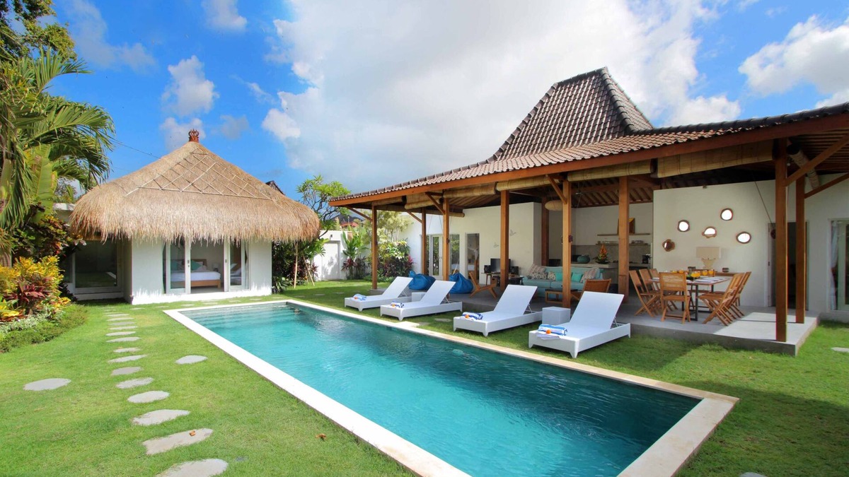 Petitenget Villa | #L1 12BR Oberoi 700m beach Central Seminyak villa