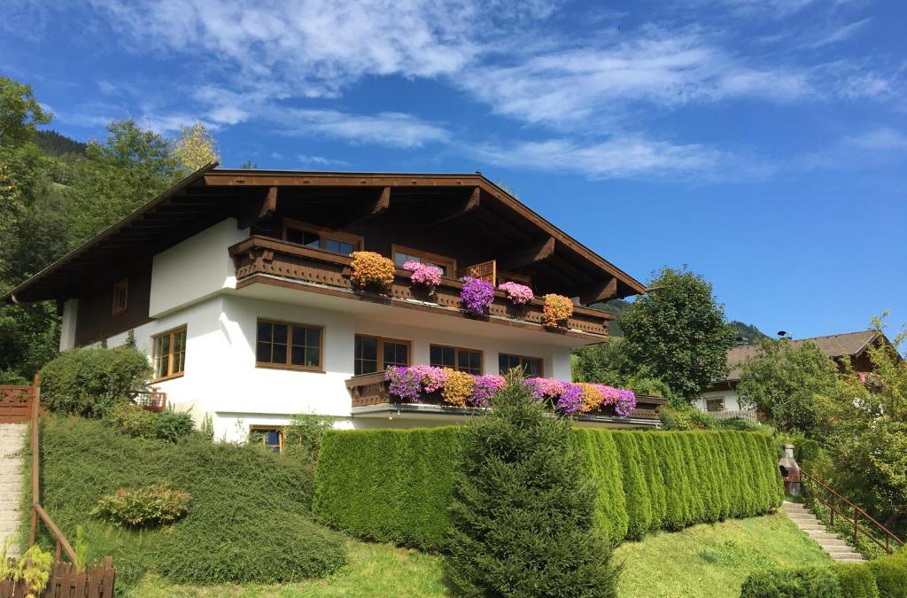 Bruck an der Grossglocknerstrasse Apartment | Landhaus Bergner Alm