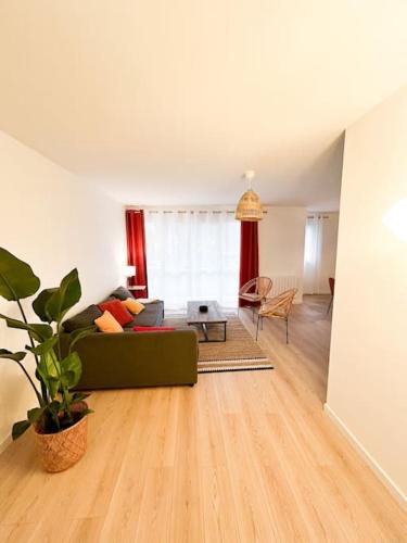 Saint-Sebastien-sur-Loire Apartment | La Baugerie enchantée