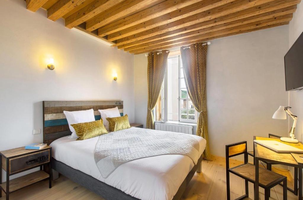 Salles-Arbuissonnas-en-Beaujolais Hotel | La Benoîte