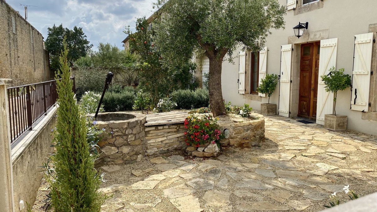 Le Somail Bed & Breakfast | La Bergerie Antoine Lantana King Room - Deluxe South of France Experience