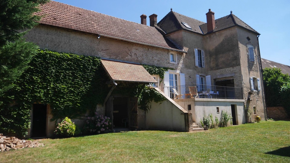Nanton Other | La Bergerie -Nanton, old renovated farmhouse with swimming pool for familie