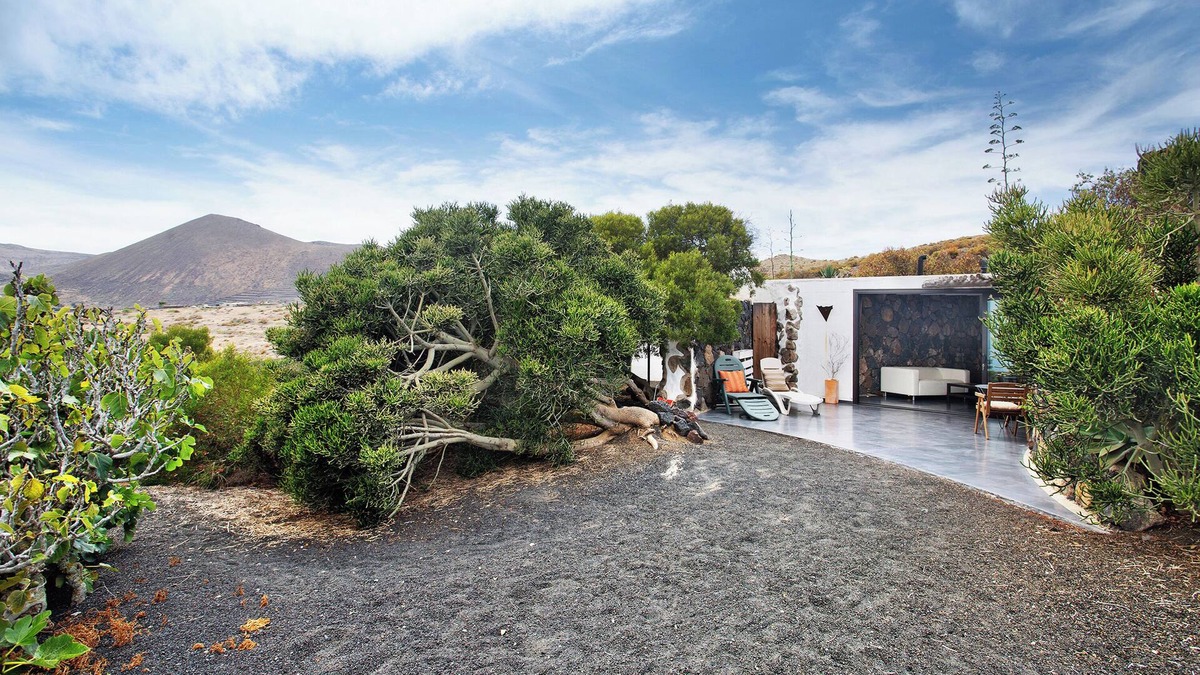 Haria Villa | La Bodeguita - House on a Volcano with a Guitar