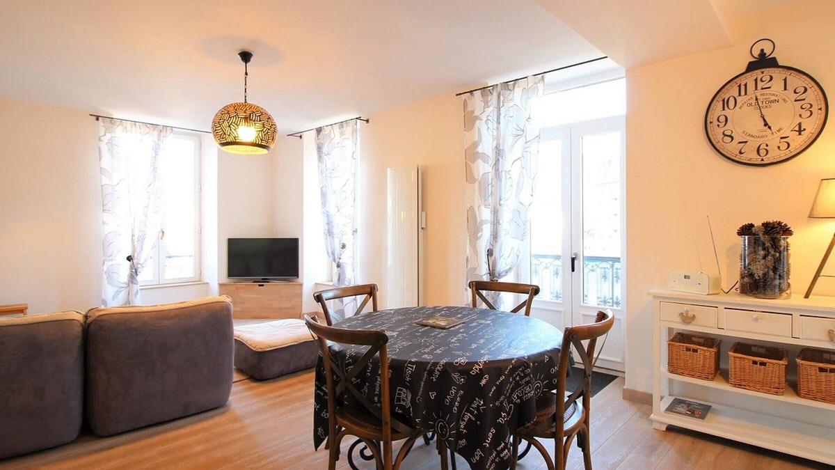 La Bourboule Apartment | La Bourboule: Elegant 2-Bedroom Apartment with Balcony, Parking, and Wi-Fi