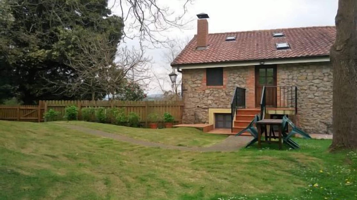 San Vicente de la Barquera Cottage | La Casa de Migegos for 4 people
