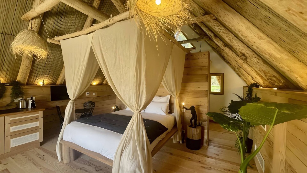 Payzac Cabin | La Cabane Java – Romantic getaway in nature with private spa, terrace, and activities