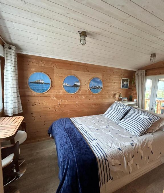 Barneville-Carteret Bed & Breakfast | "La Cabine" atypique, vue mer à la VILLA PLEIN VENT
