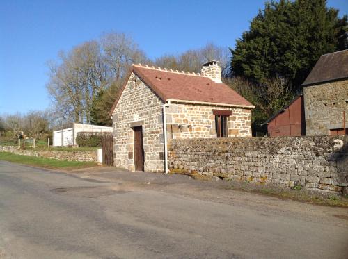 La Foret-Auvray House | La Cahute, gîte étape