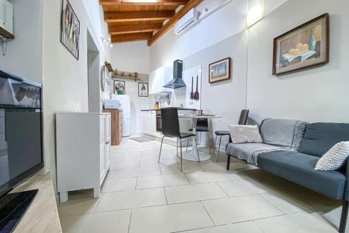 Oristano Historic Centre House | La Campidanese