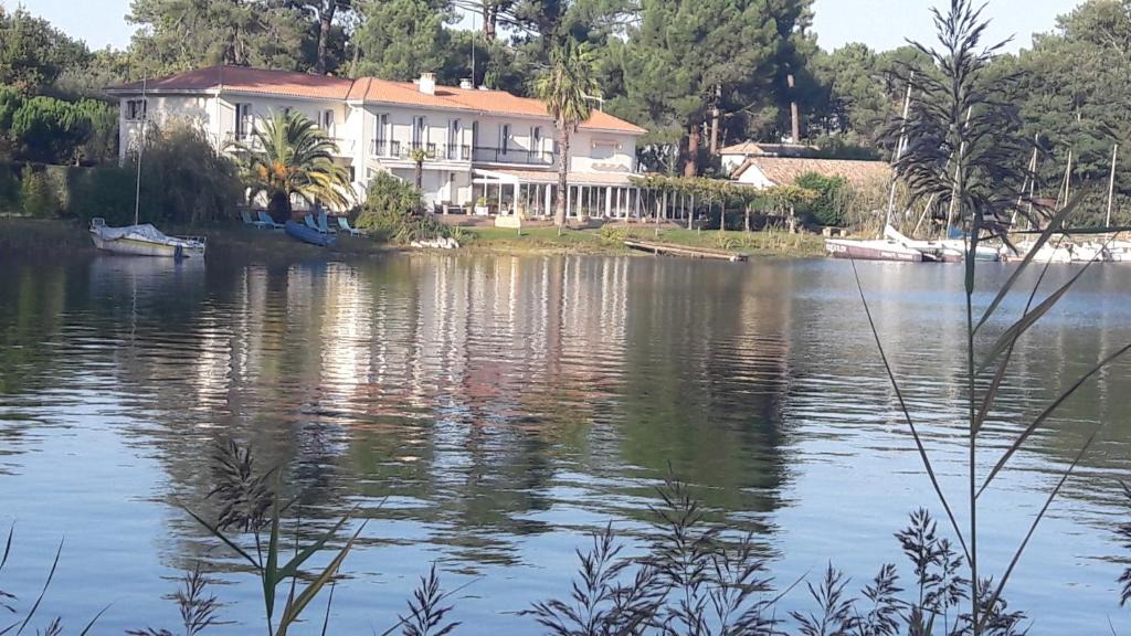 Biscarrosse Hotel | La Caravelle Logis