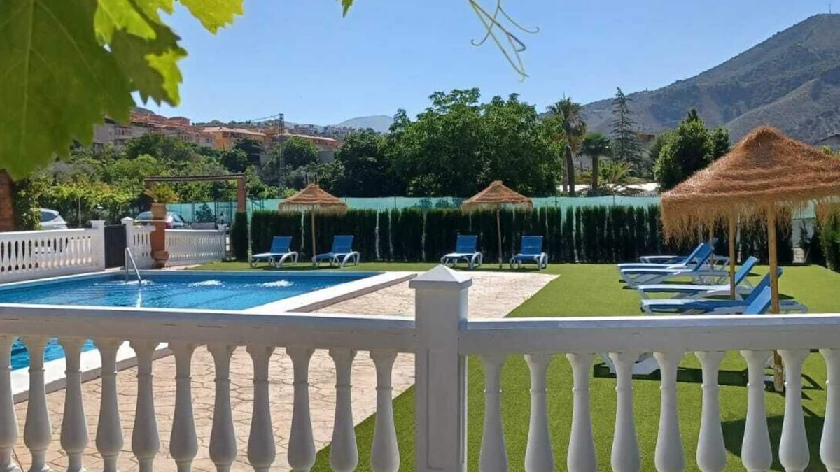 Cenes de la Vega Cottage | La Casita de Rufo, with pool, barbecue and wifi 10 minutes from the center of Granada