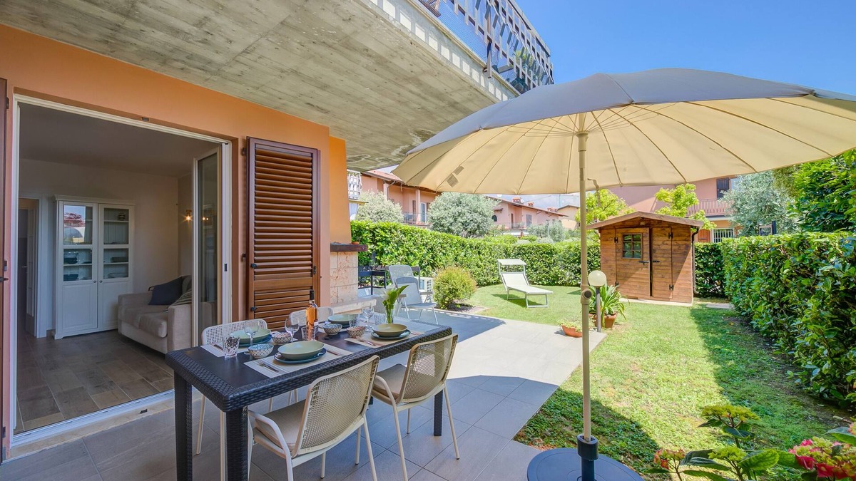 Padenghe sul Garda Apartment | La Casa Accanto With Shared Pool, Padenghe sul Garda, Italy