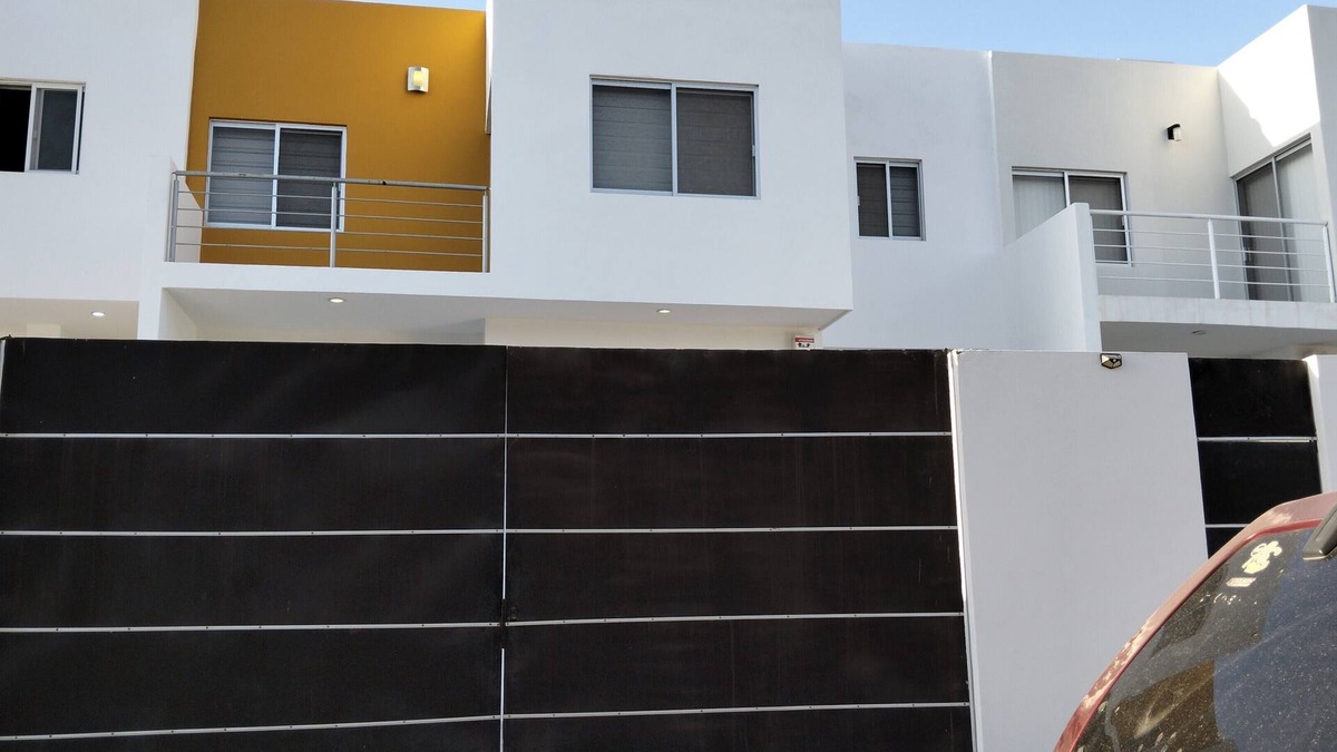 Colina del Sol House | La casa de Luca