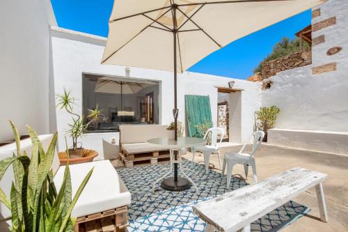 Pajara House | La Casa de Petrita
