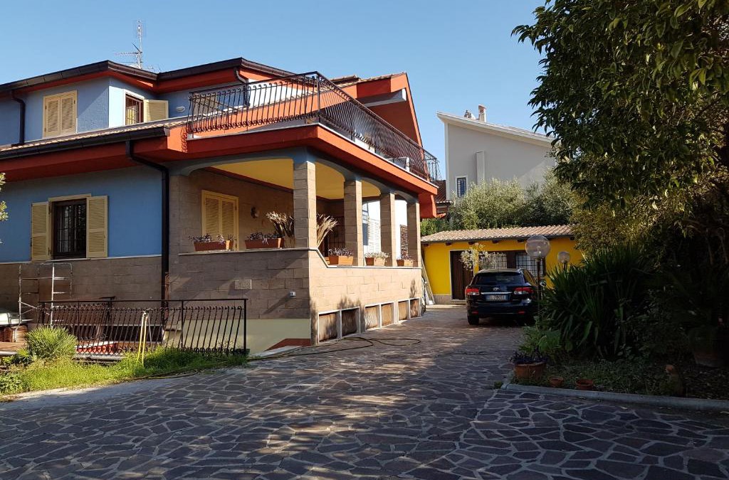 Borghesiana House | La Casa degli Artisti