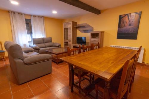 Arevalo House | La Casa del Castillo