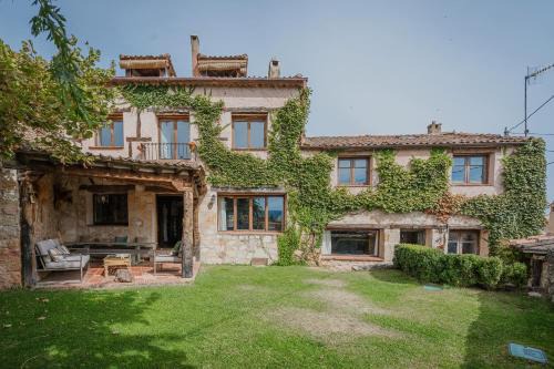 Requijada House | La Casa Del Herrero - Requijada