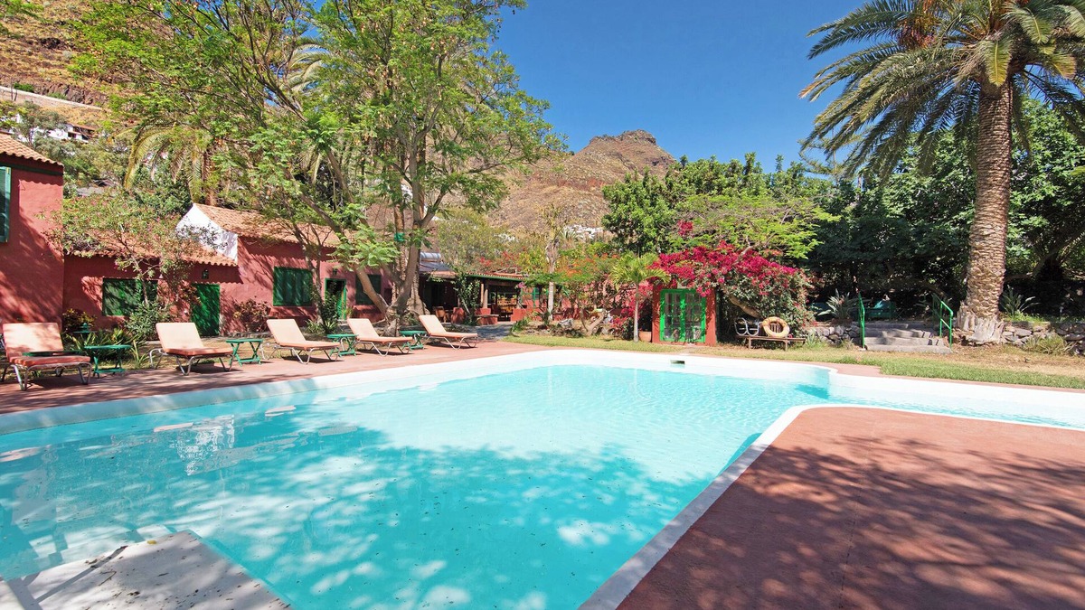 Agaete House | "La Casa Del Molino De Viento" with Mountain View, Private Heated Pool & Wi-Fi