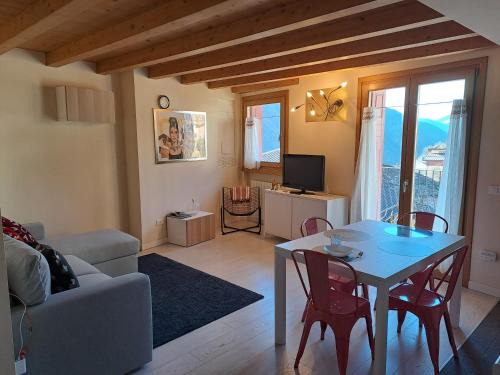 Vione Apartment | La Casa di Allegra