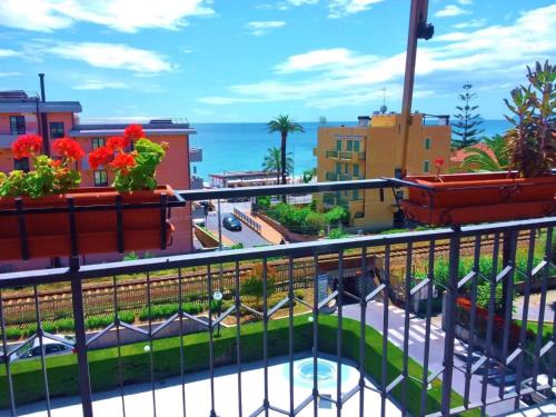 Pietra Ligure Apartment | La casa di Giuly, vista mare, parcheggio privato