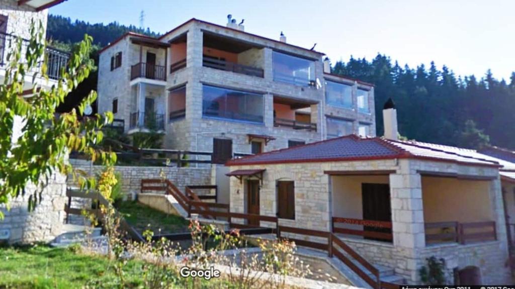 Karpenisi House | La Casa di Pietra