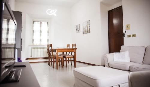 Manciano Apartment | La Casa in Piazza - Super terrazza - 18' dalle Terme
