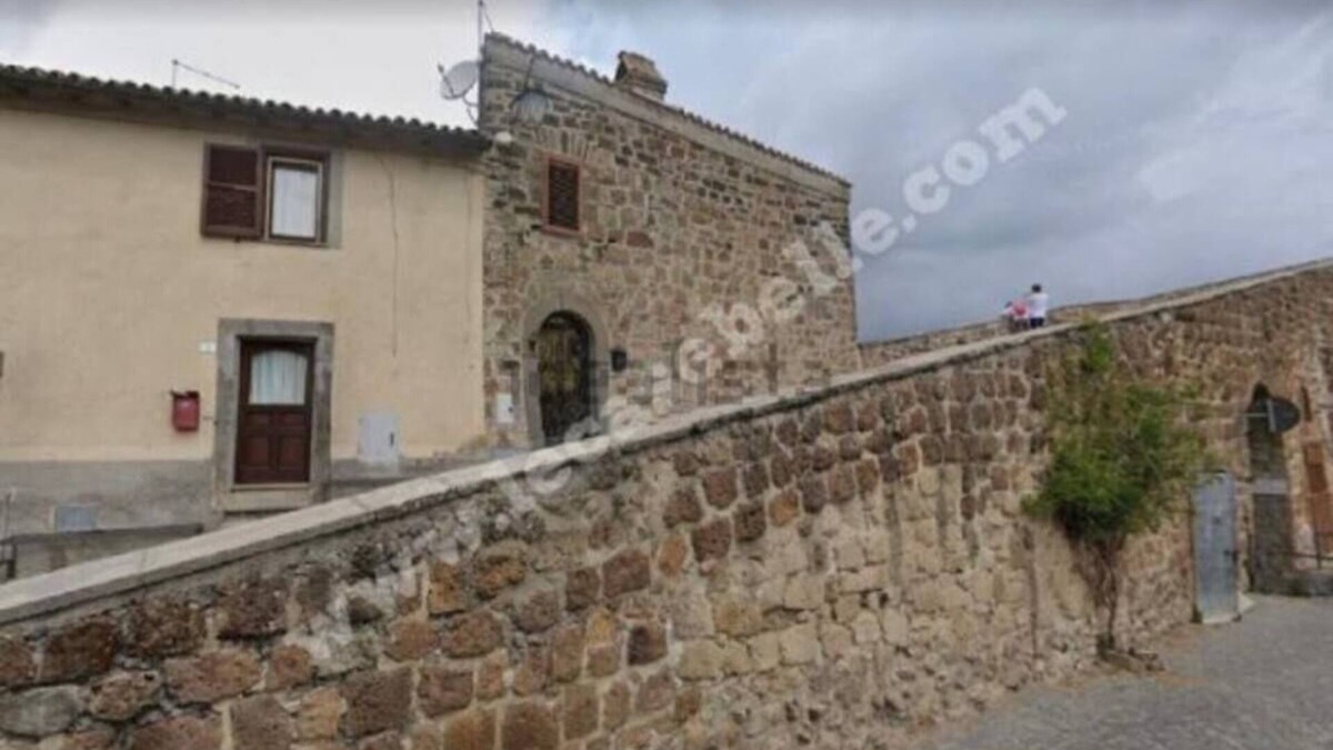 Celleno House | La Casa sul Ponte Nell'antico Borgo di Celleno